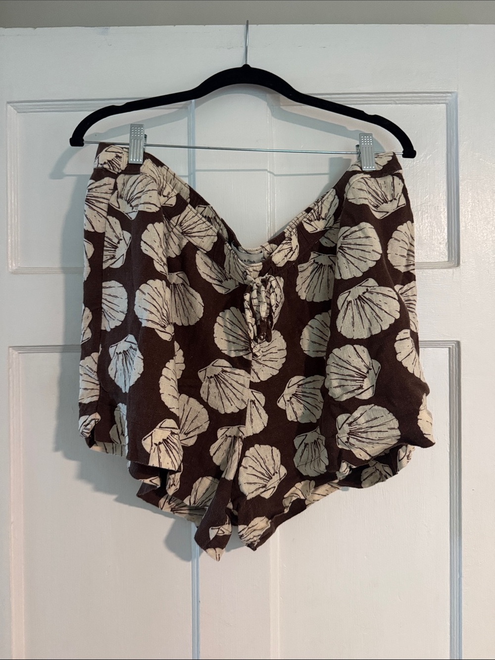 Abercrombie pull-on shell print shorts